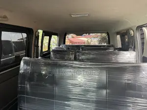 Toyota HiAce 2015 Black