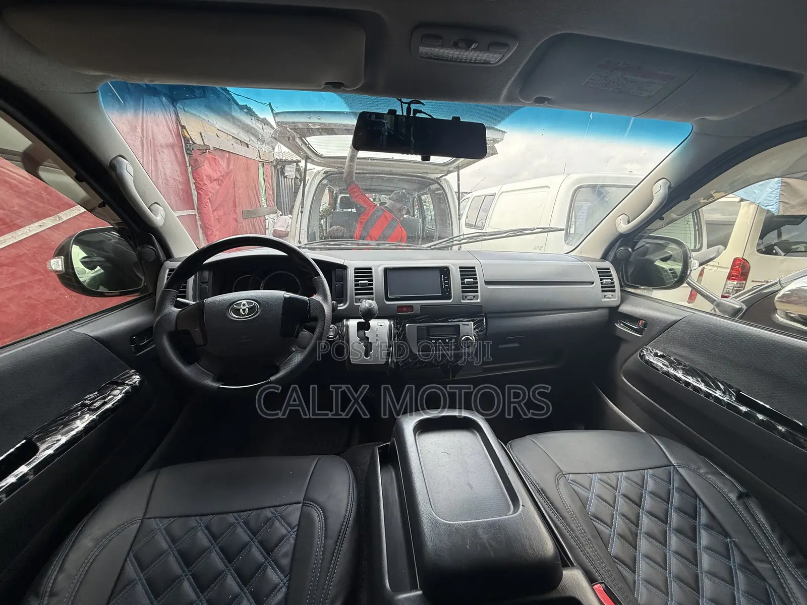 Toyota HiAce 2015 Black