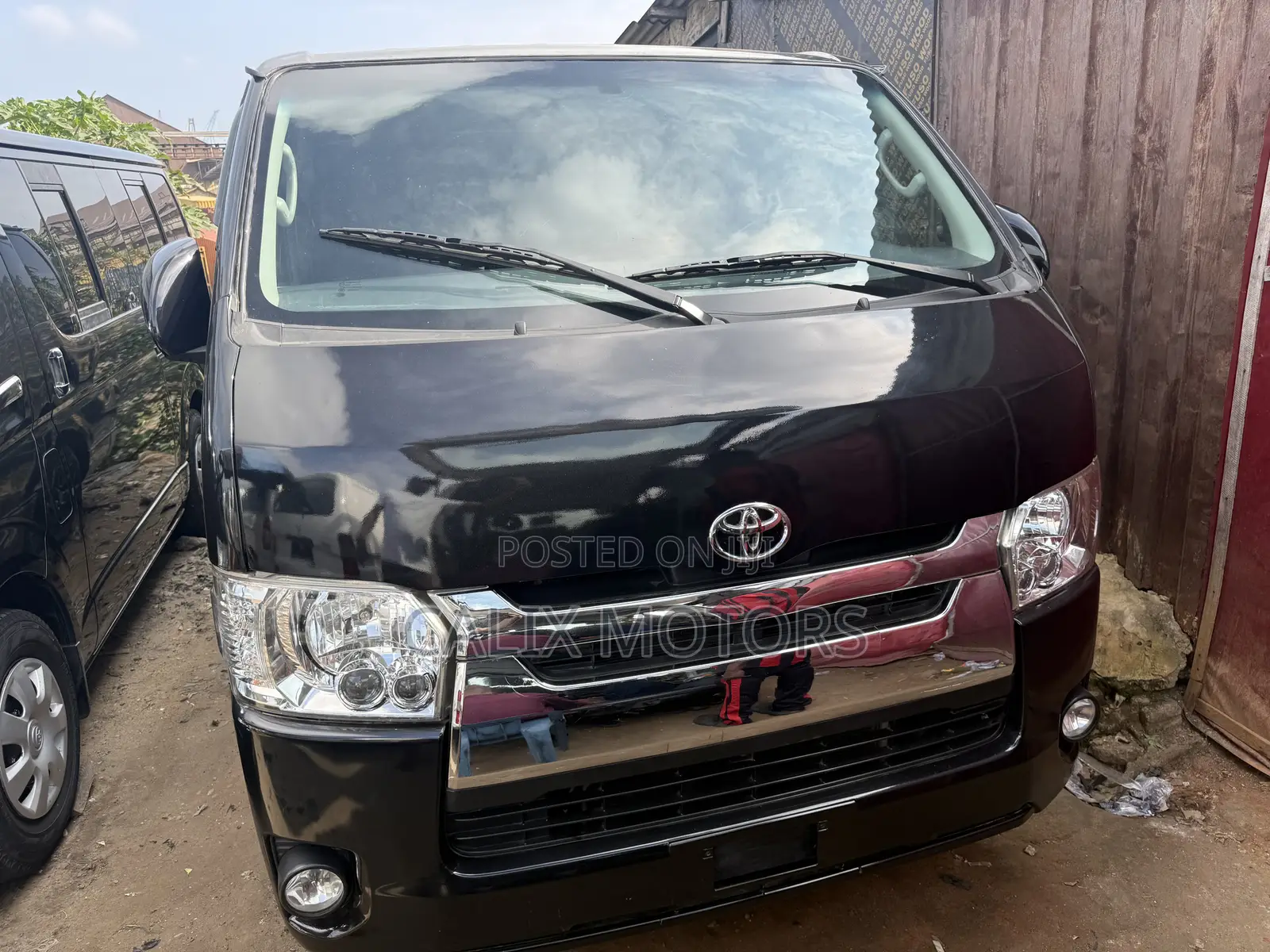 Toyota HiAce 2015 Black