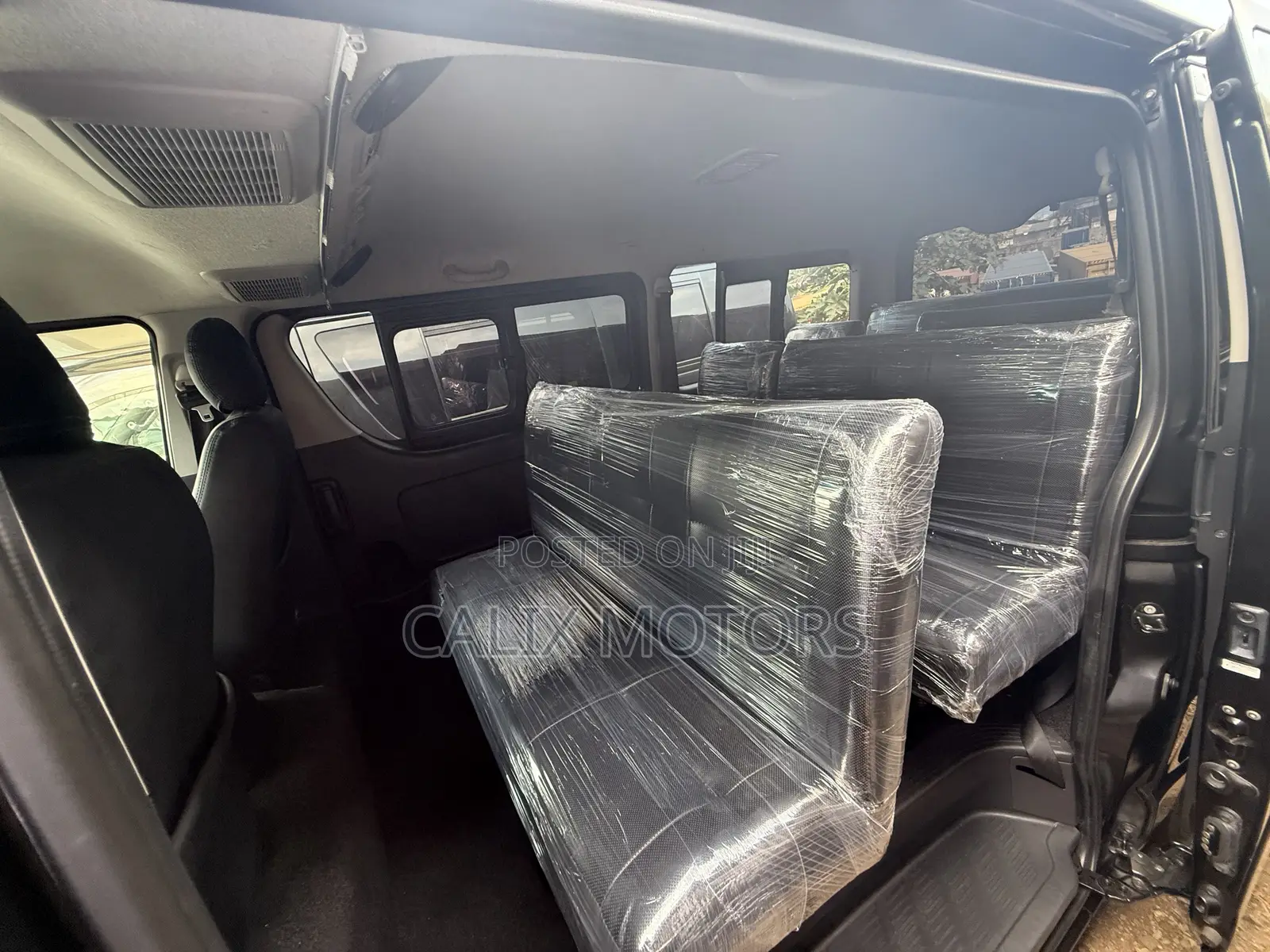 Toyota HiAce 2015 Black