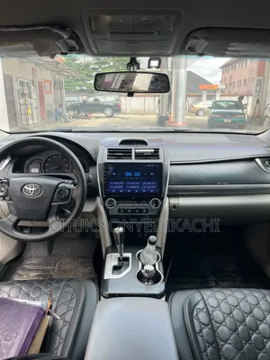 Toyota HiAce 2013 Black