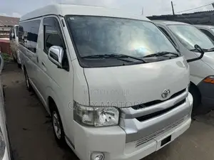 Toyota HiAce 2013 White