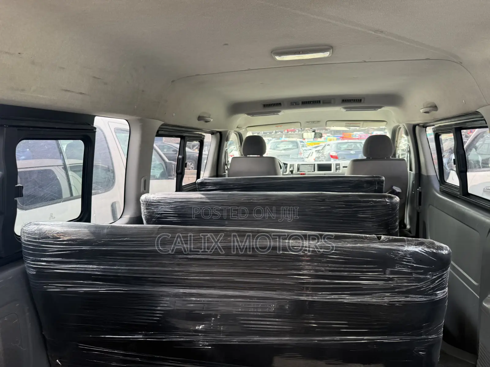 Toyota HiAce 2013 White