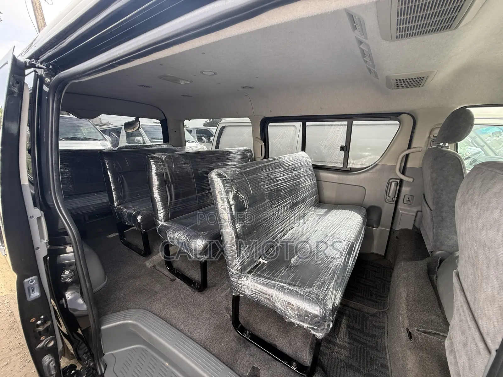 Toyota HiAce 2012 Black