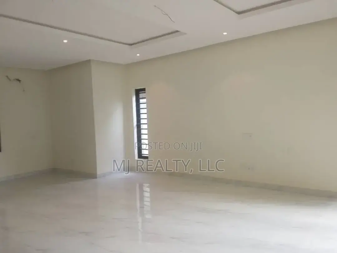 4bdrm Townhouse/Terrace in Ikeja for sale