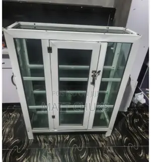 Three Steps Showglass