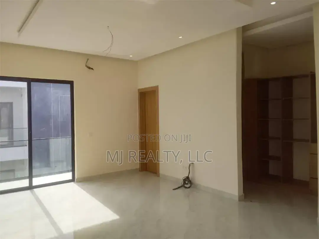 4bdrm Townhouse/Terrace in Ikeja for sale