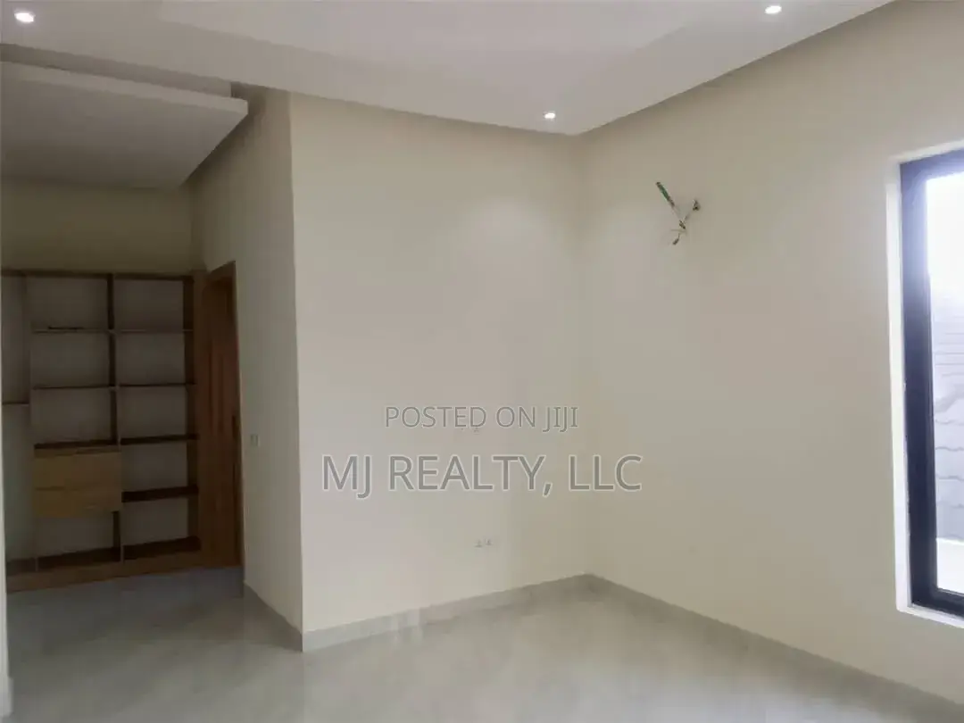 4bdrm Townhouse/Terrace in Ikeja for sale