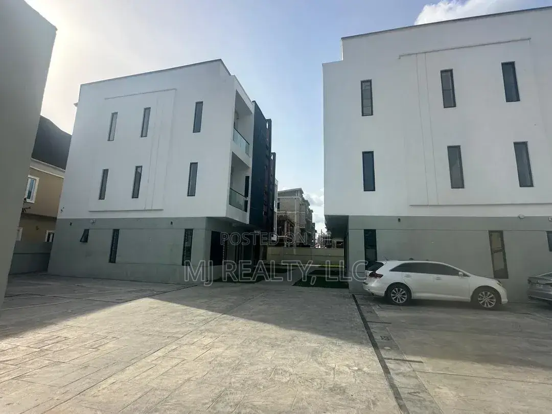 4bdrm Townhouse/Terrace in Ikeja for sale