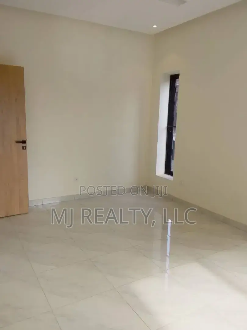 4bdrm Townhouse/Terrace in Ikeja for sale