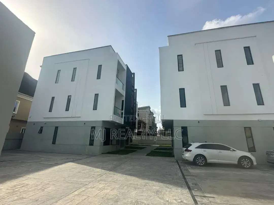 4bdrm Townhouse/Terrace in Ikeja for sale