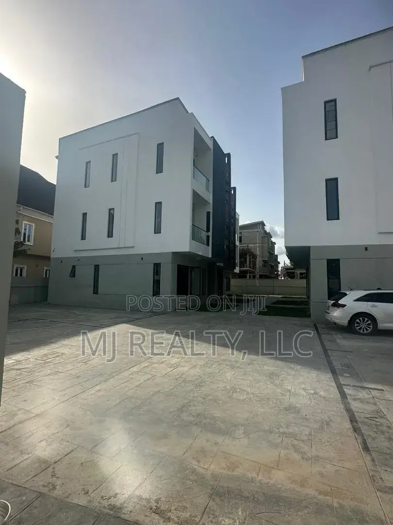 4bdrm Townhouse/Terrace in Ikeja for sale