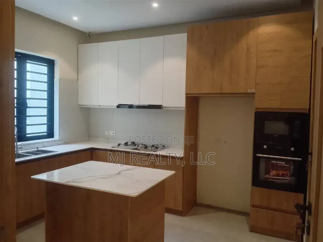 4bdrm Townhouse/Terrace in Ikeja for sale