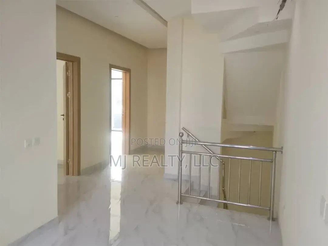 4bdrm Townhouse/Terrace in Ikeja for sale