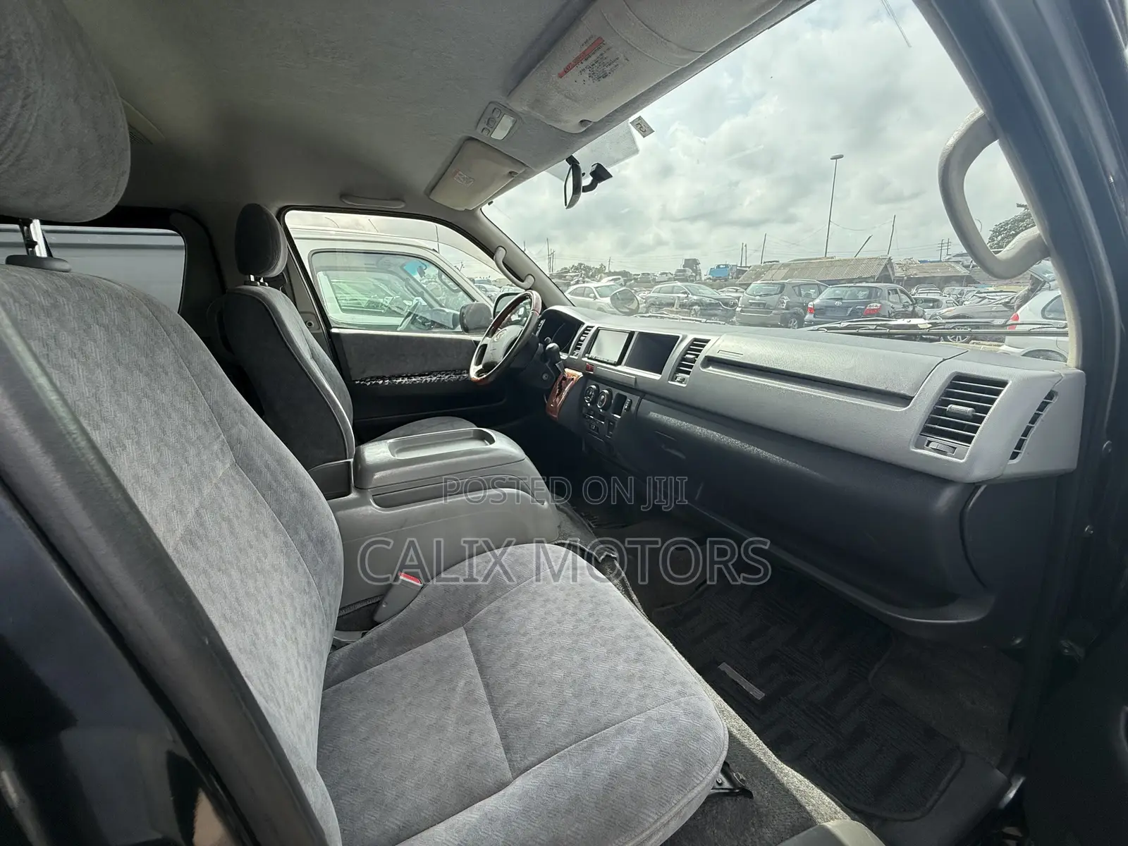 Toyota HiAce 2012 Black