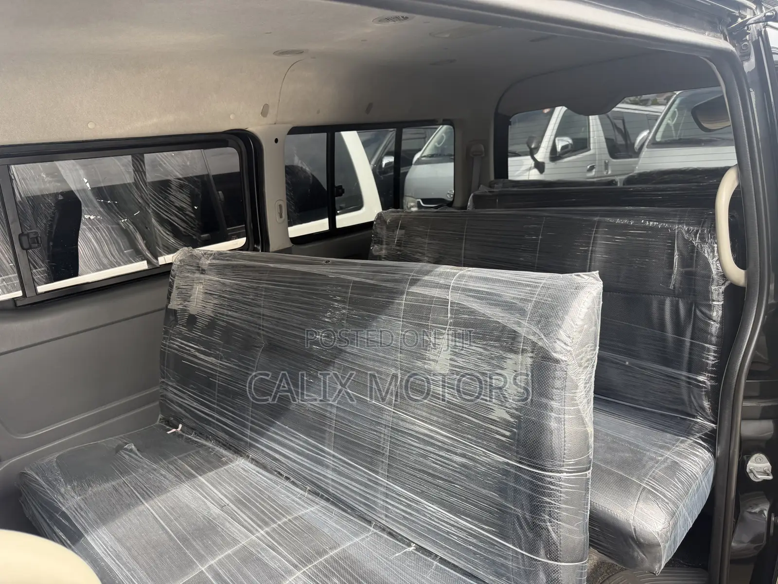 Toyota HiAce 2012 Black