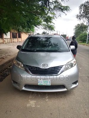 Toyota Sienna LE 7 Passenger 2011 Gray
