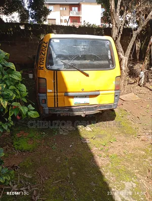 Mitsubishi L300 2003 Yellow