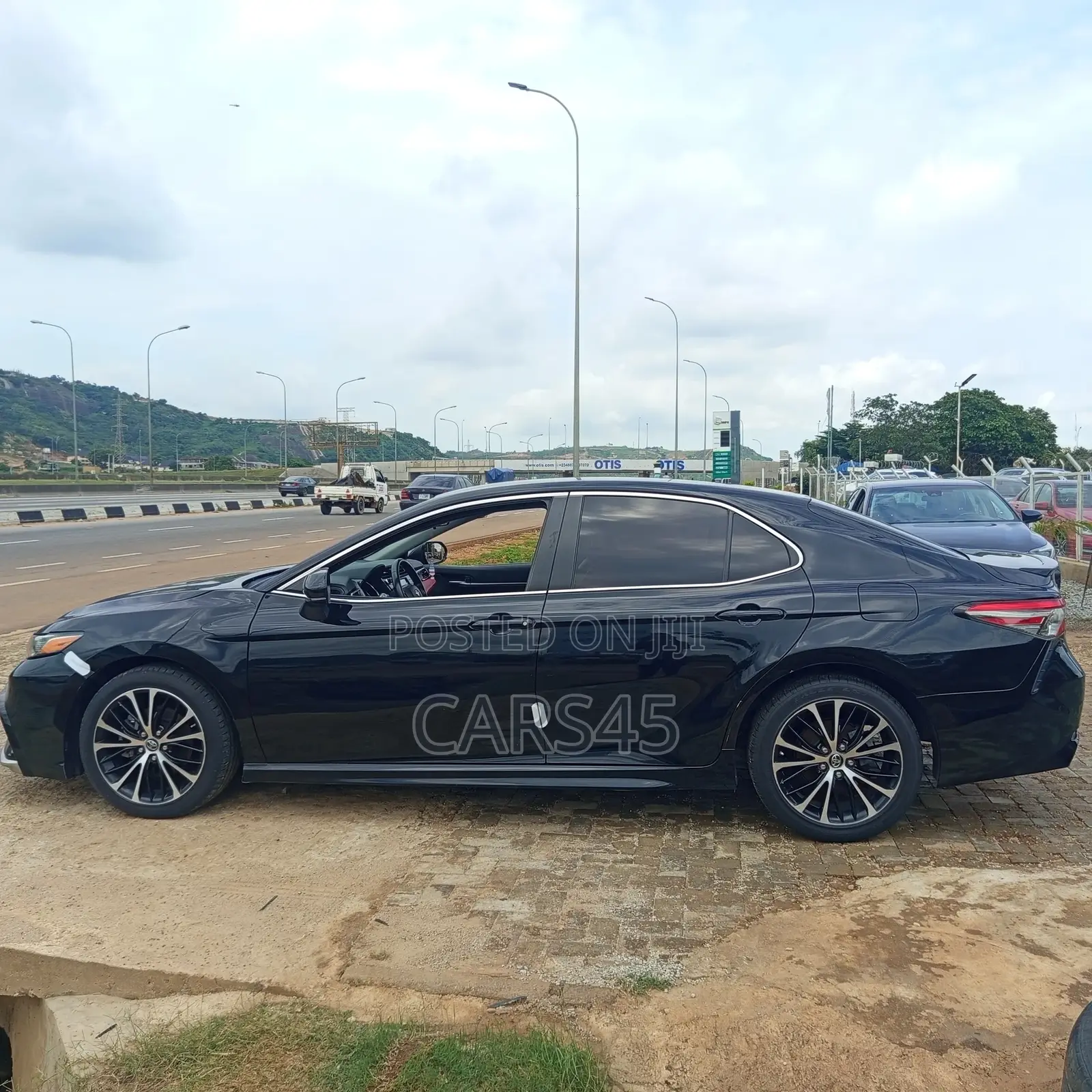 Toyota Camry 2018 Black
