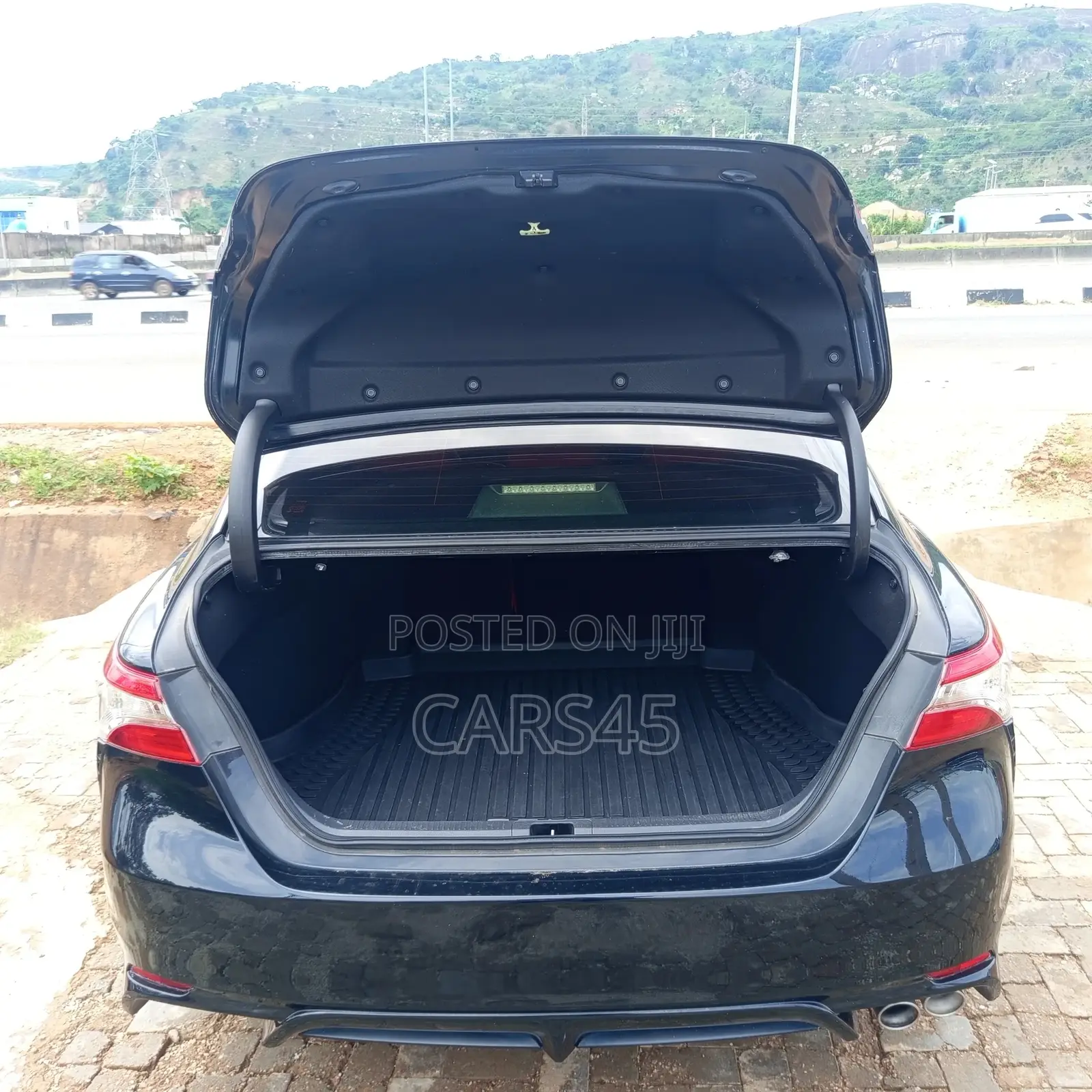 Toyota Camry 2018 Black
