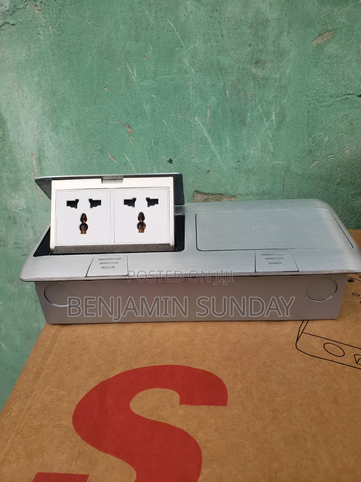 Floor Socket Mk Uk