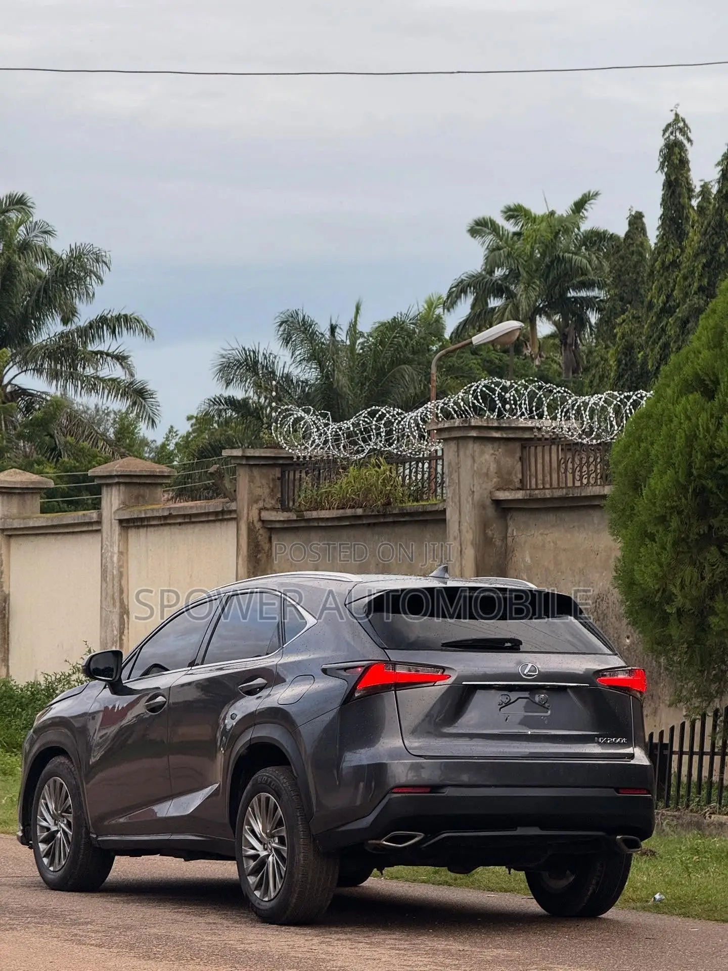 Lexus NX 2017 Silver