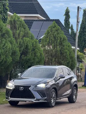 Lexus NX 2017 Silver