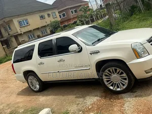 Cadillac Escalade ESV 2008 White