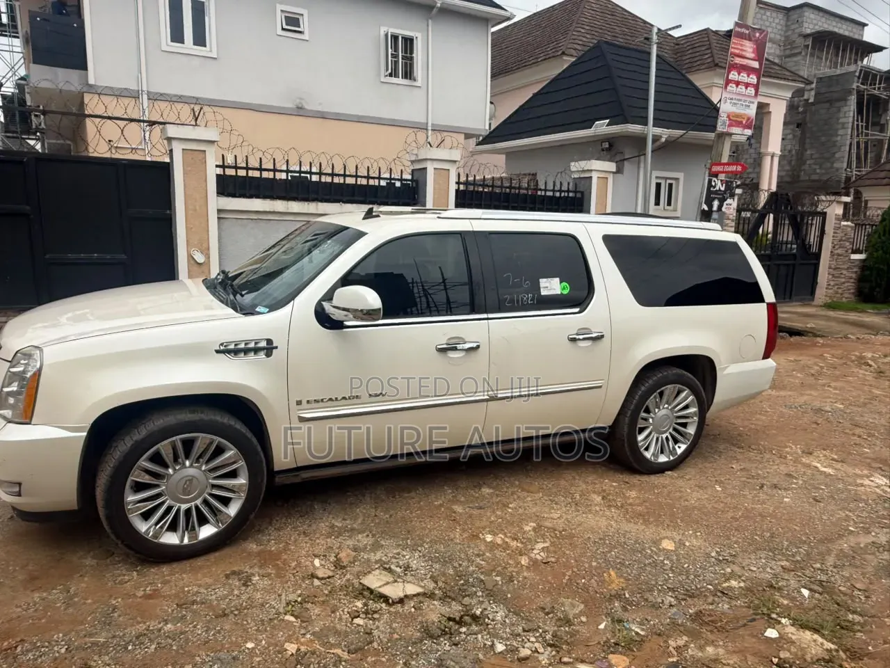 Cadillac Escalade ESV 2008 White