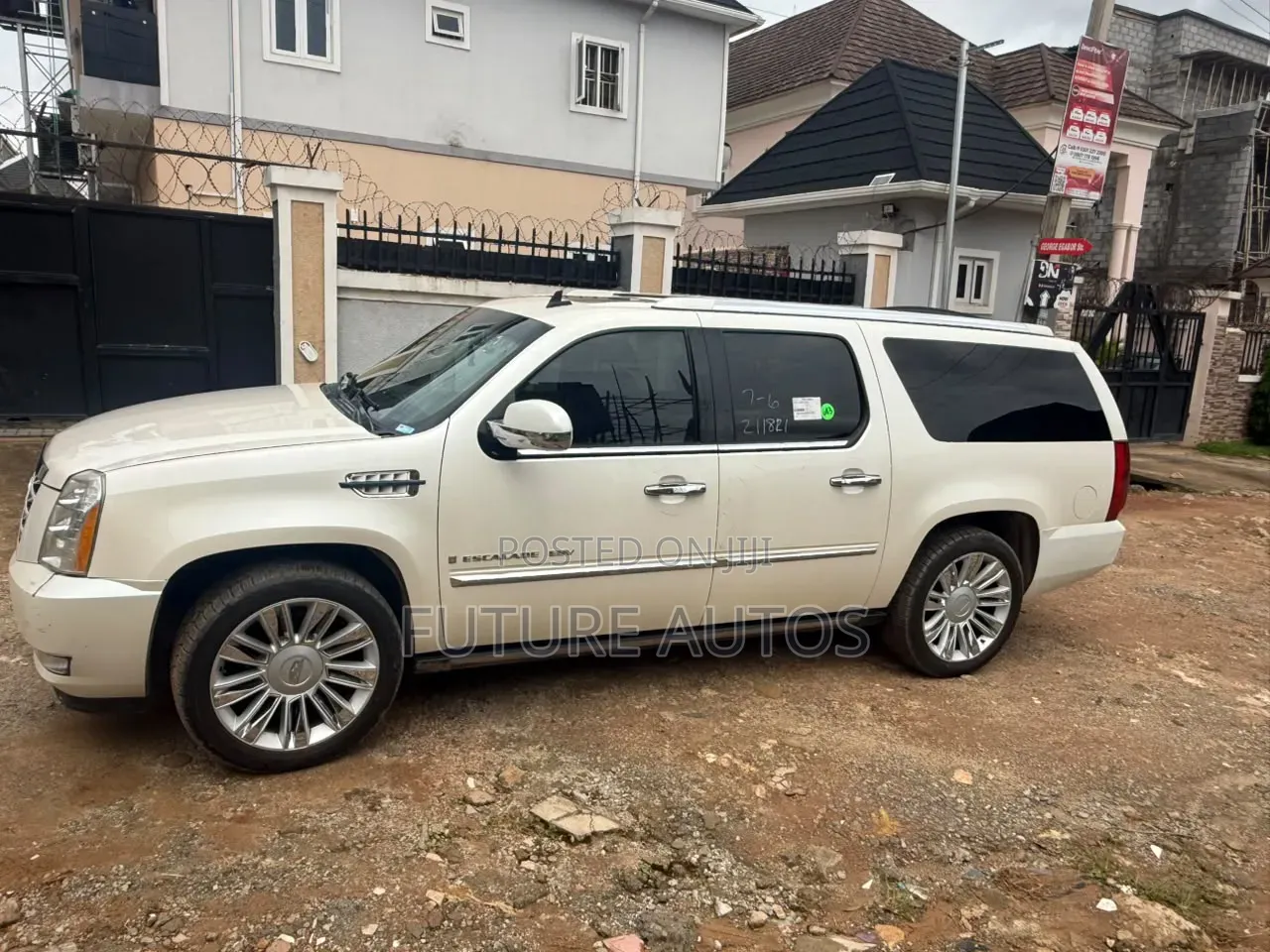 Cadillac Escalade ESV 2008 White