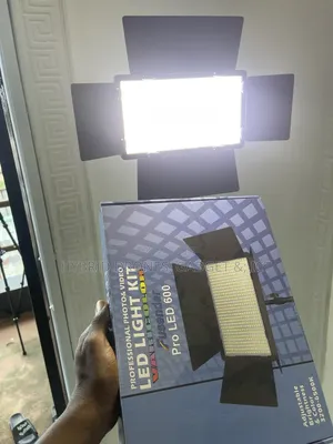 Professional Studio Led 600 Light + Stand for Content Video Shot