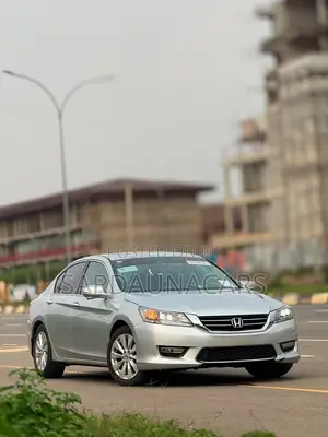 Honda Accord Touring V-6 4dr Sedan (3.5L 6cyl 6A) 2015 Silver