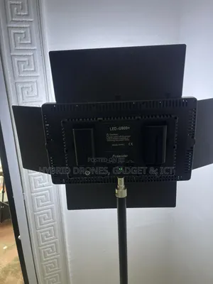 Led 800 Studio Light + 2 Batteries+ Stand