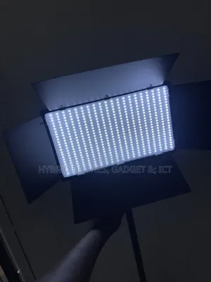Led 800 Studio Light + 2 Batteries+ Stand