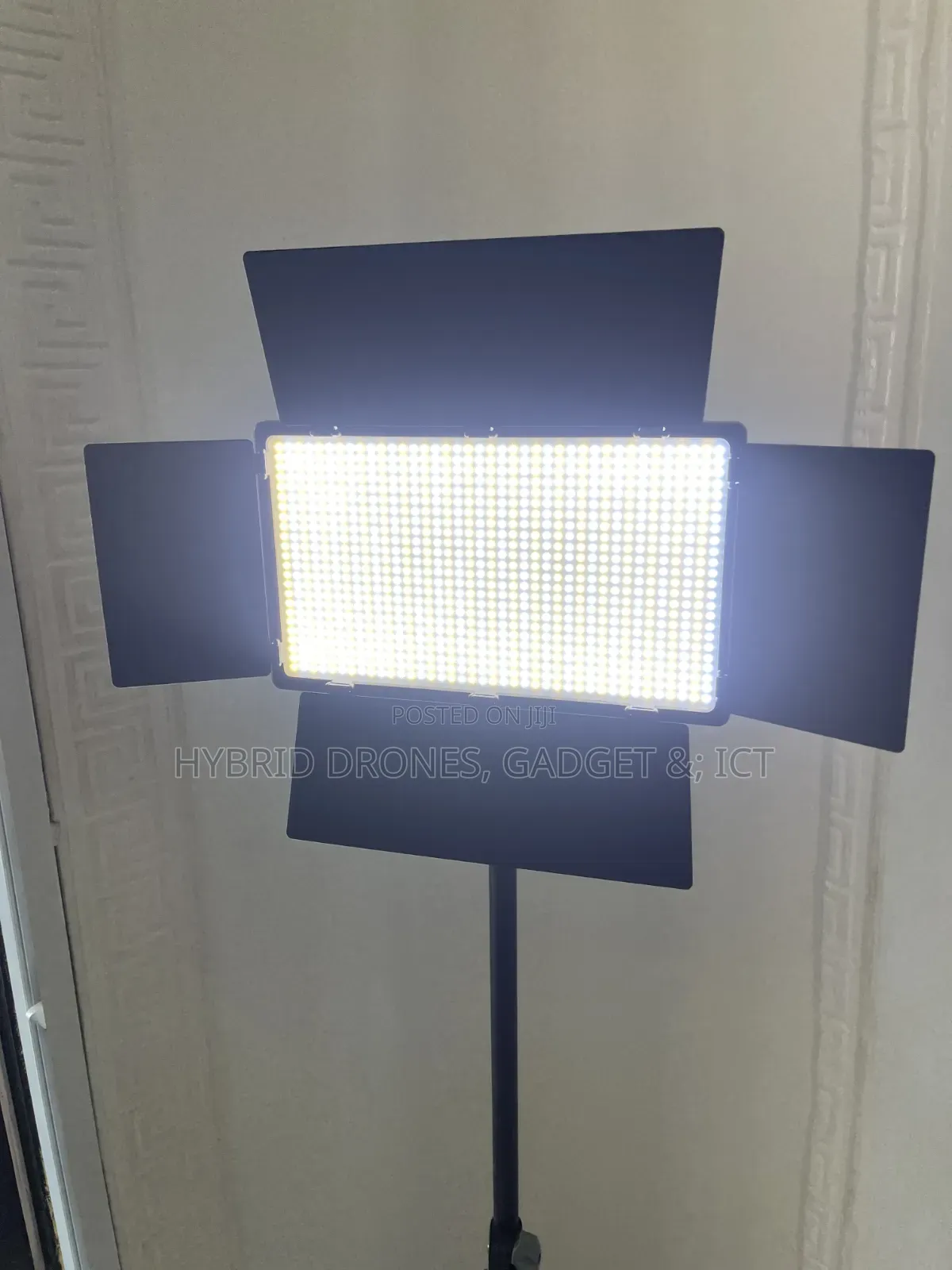 Led 800 Studio Light + 2 Batteries+ Stand