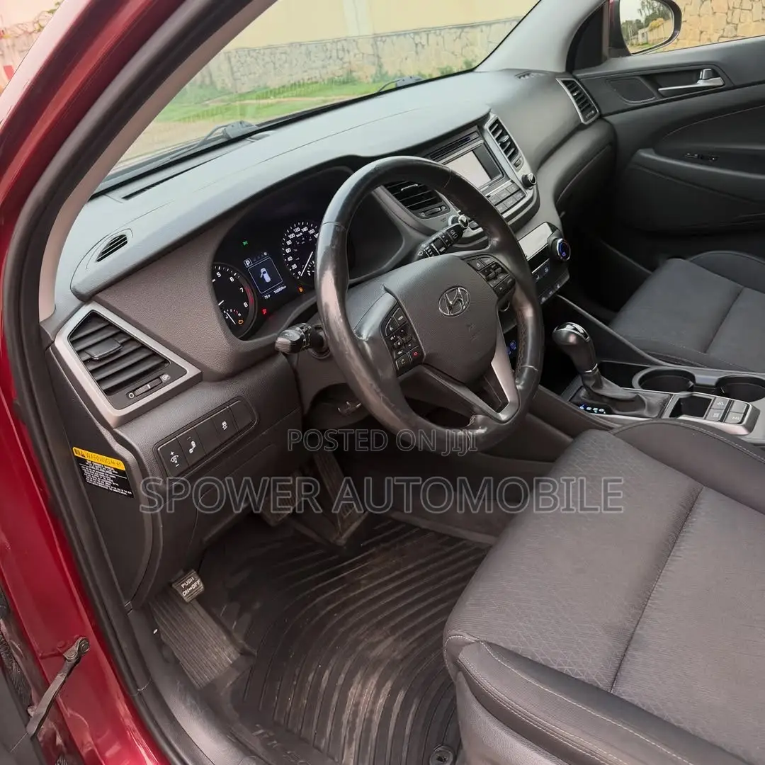 Hyundai Tucson 2015 Red