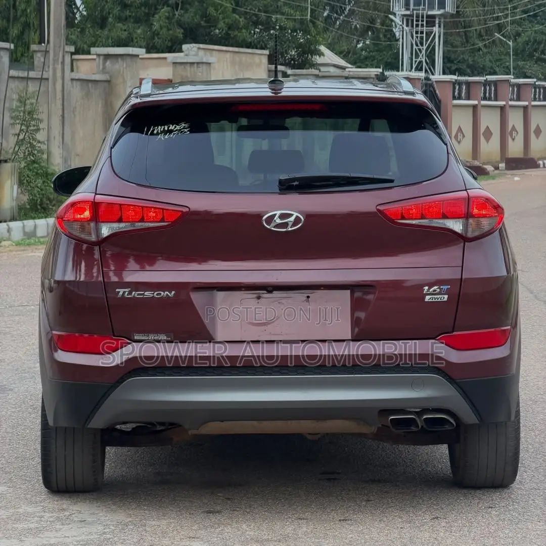 Hyundai Tucson 2015 Red