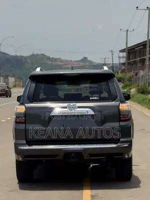 Toyota 4-Runner Limited 4dr 4x4 (4.0L 6cyl 5A) 2017 Gray