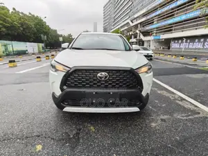 Toyota Corolla Cross XLE 2WD 2024 White