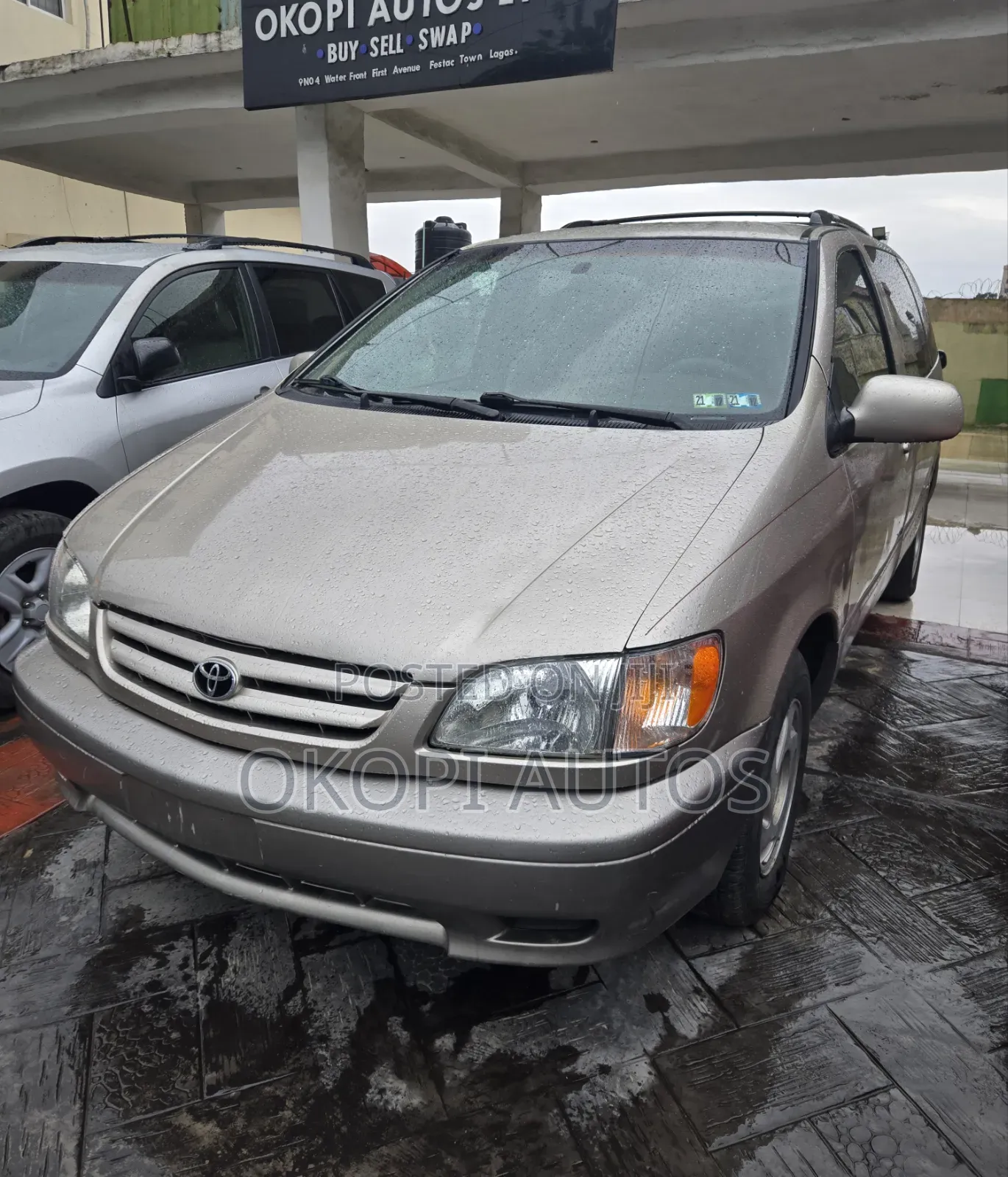 Toyota Sienna LE 2002 Silver
