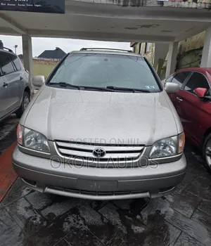 Toyota Sienna LE 2002 Silver