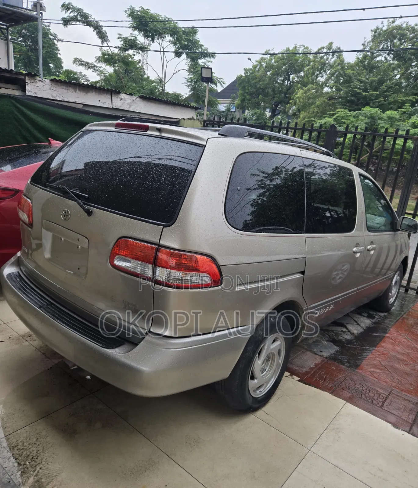 Toyota Sienna LE 2002 Silver