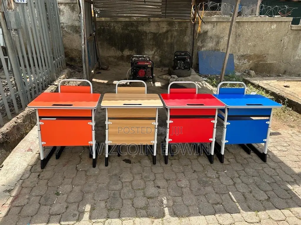 Students Table and Chairs