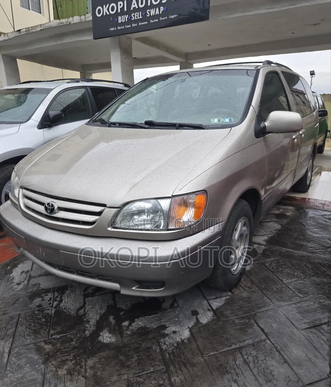 Toyota Sienna LE 2002 Silver