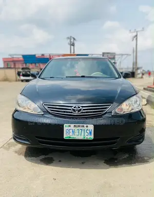 Toyota Camry LE 4dr Sedan (2.4L 4cyl 5M) 2004 Black