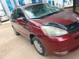 Toyota Sienna 2006 Burgundy