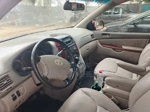 Toyota Sienna 2006 Burgundy