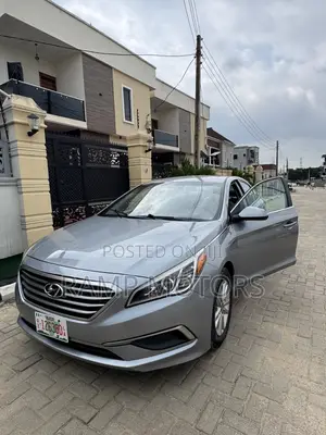 Hyundai Sonata Base Sedan FWD (2.4L 4cyl 6A) 2017 Silver