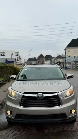 Toyota Highlander Limited V6 4x4 (3.5L 6cyl 6A) 2016 Gold