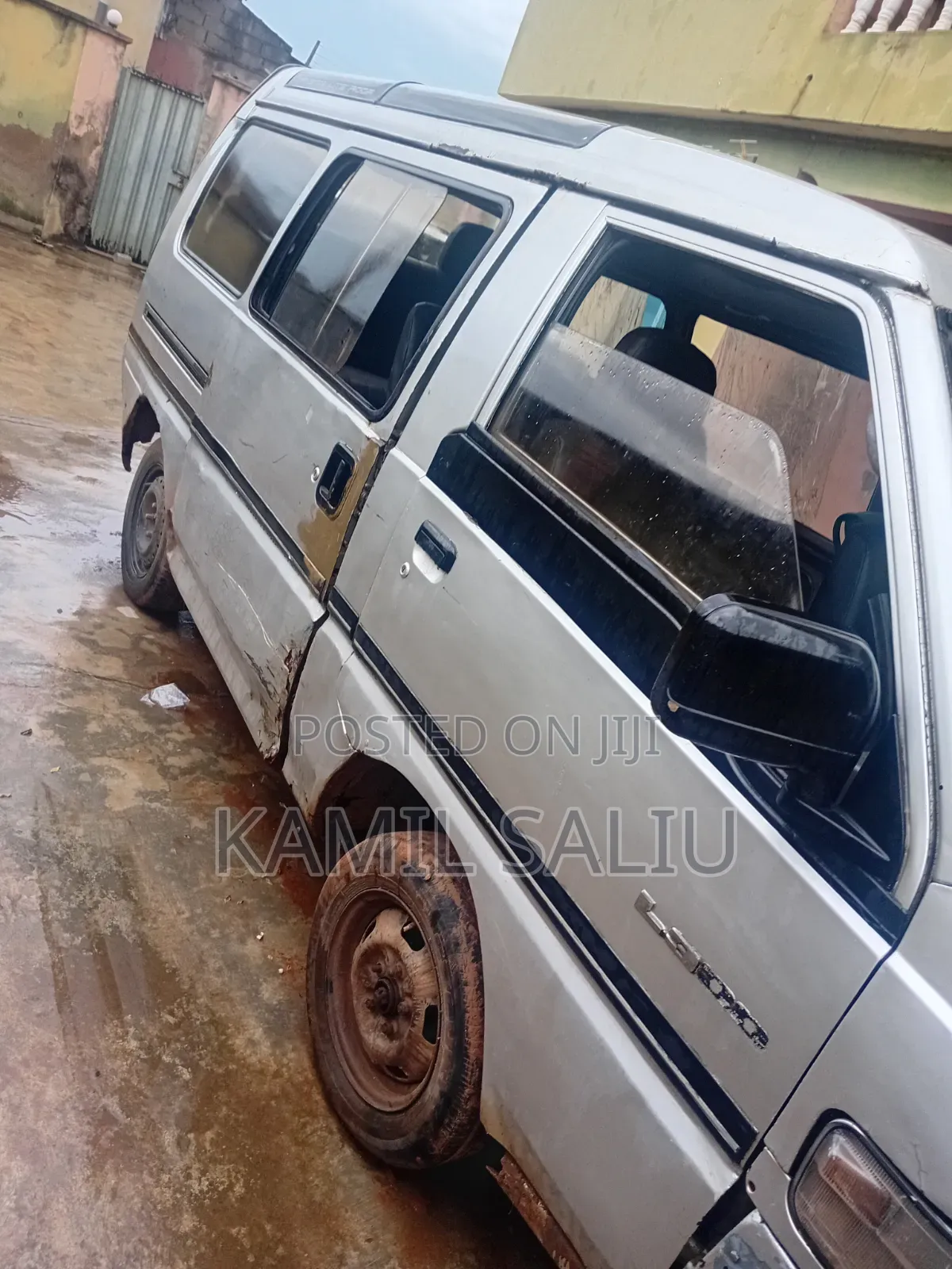 Mitsubishi L300 1998 Silver